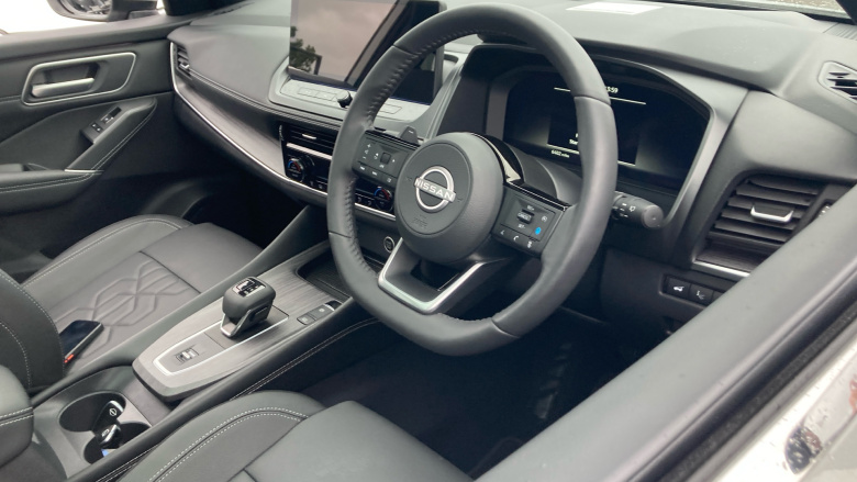 Nissan Qashqai 1.3 DiG-T MH 158 Tekna 5dr Xtronic Petrol Hatchback